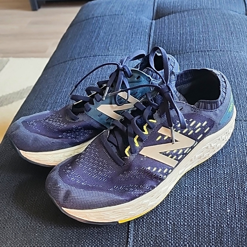 New Balance fresh foam Vongo V4 7.5 EE wide